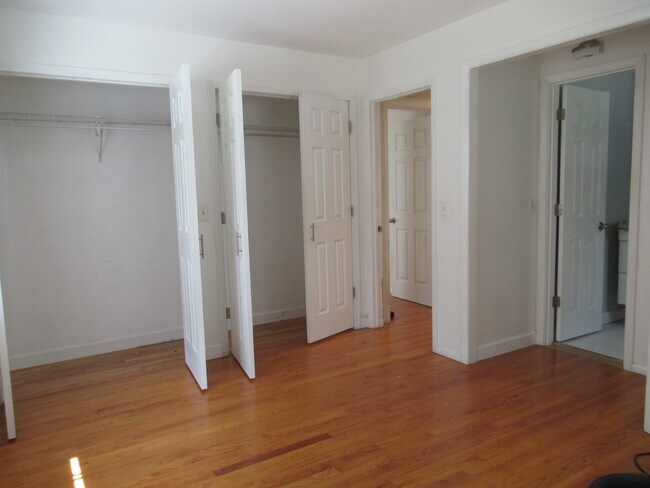 Building Photo - 1308 Dunstan Rd
