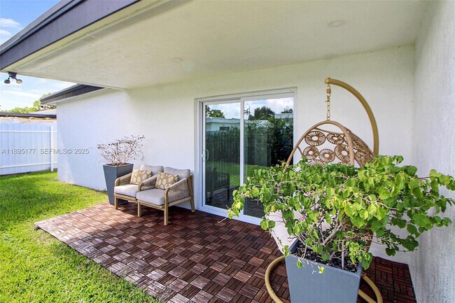 Building Photo - 18361 NE 20th Pl