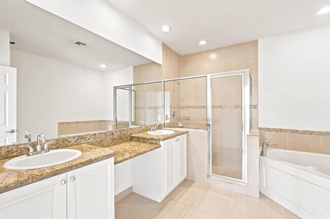 Building Photo - Northeast 18th Avenue, Fort Lauderdale, FL 33304 - 3 BR 2.5 BA townhouse