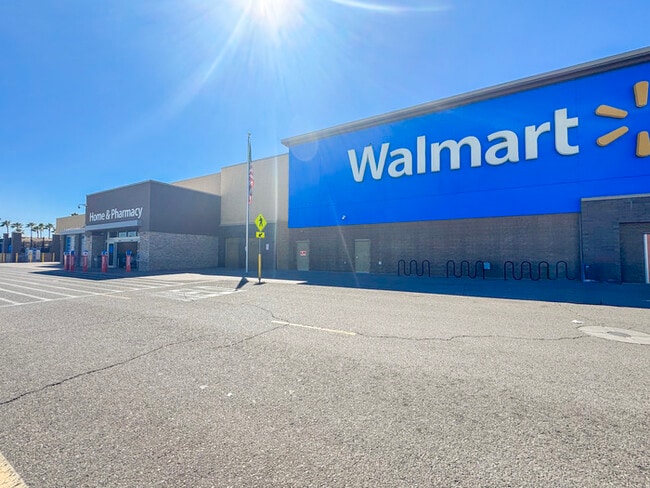 Building Photo - 5Bed/2Bath House at 35th Ave/Cactus! Move-In Ready on 04/02/2026! -- NO HOA!