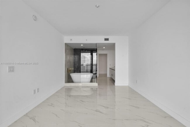 Building Photo - 700 NE 24 # 3707 MIAMI, FL 33137