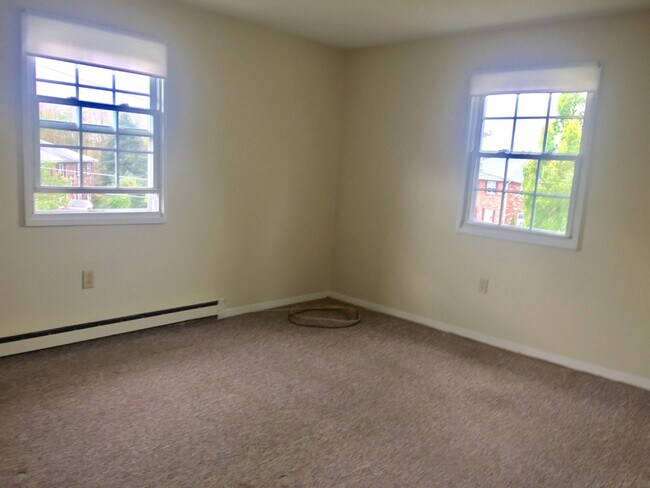 Building Photo - 28 Dinan Dr