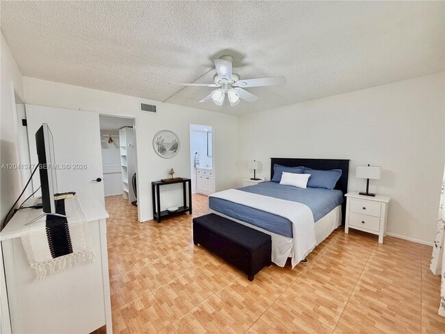 Building Photo - 1203 Bahama Bend
