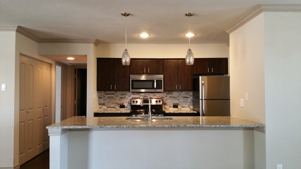 Harwood Hills 2452 Highway 121 Bedford TX 76021 Apartment Finder