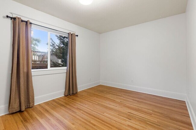 Building Photo - 3803 SE 65th Ave