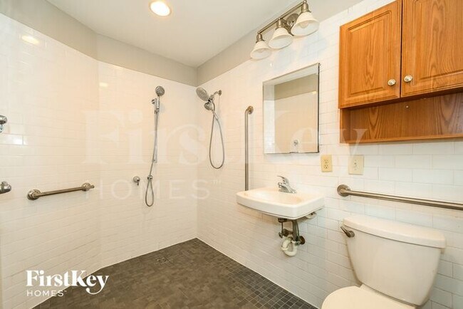 Building Photo - 3741 Culp Dr