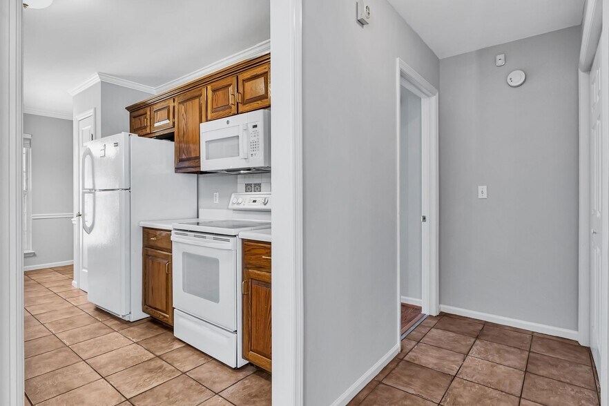 Building Photo - 207 Andy Johns Dr