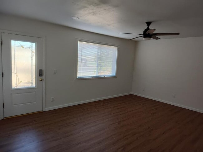 Building Photo - 2179 E Palmcroft Dr
