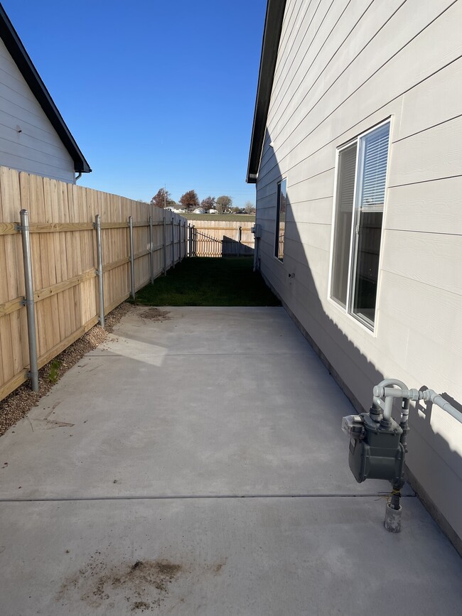 Building Photo - Goddard Duplex