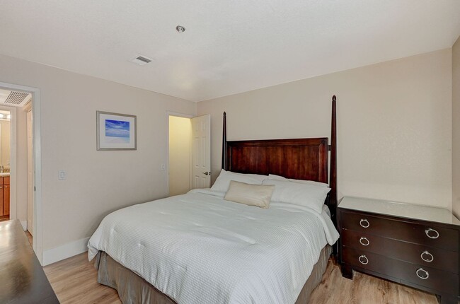 Building Photo - Gorgeous Condo Near Las Vegas Strip - 30+ ...