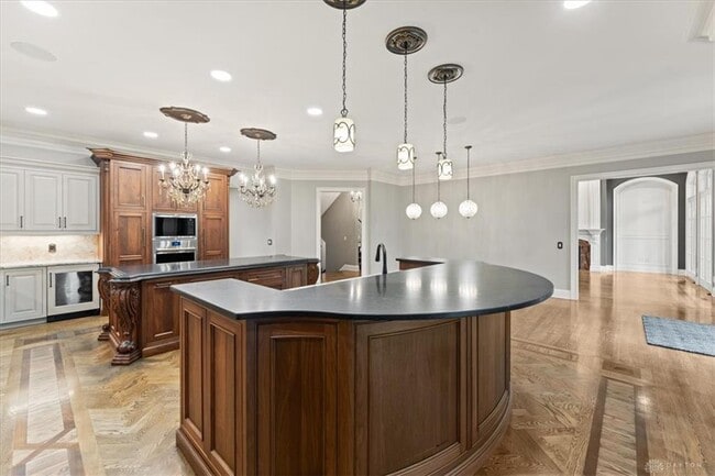 Building Photo - 9020 Whisperinghill Dr