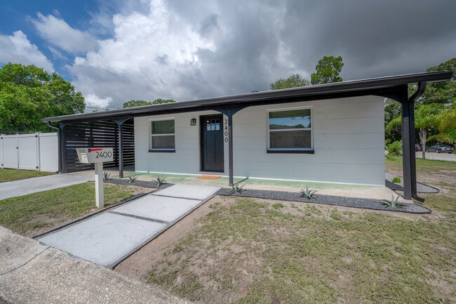 Building Photo - 2400 34th Ave N