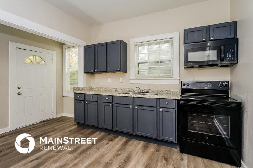 Building Photo - 1105 S 32nd St