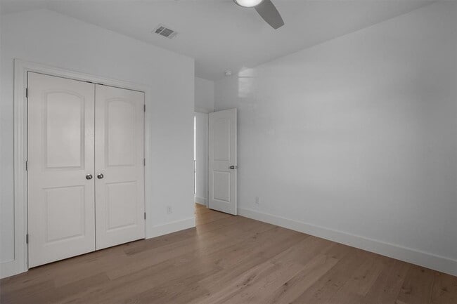 Building Photo - 5049 Veranda Ter