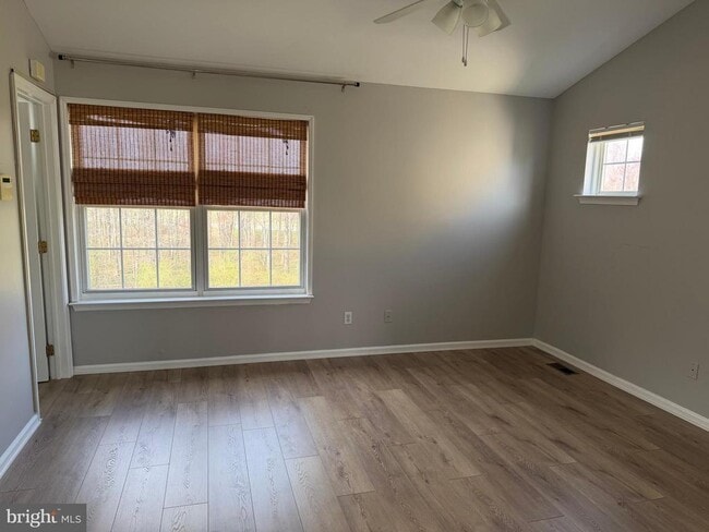 Building Photo - 25 Shawn Ln