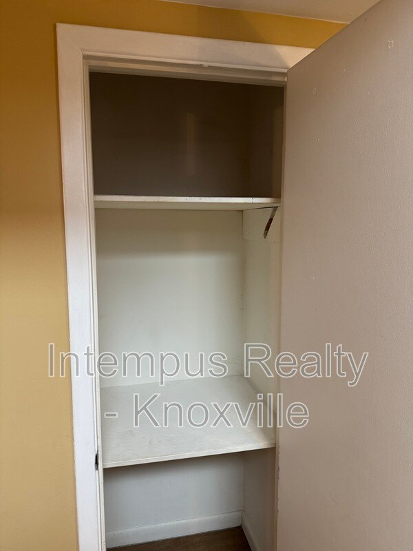 Building Photo - 5709 Lyons View Pike