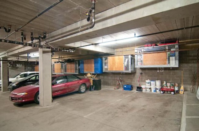 Building Photo - 308 E 18th St