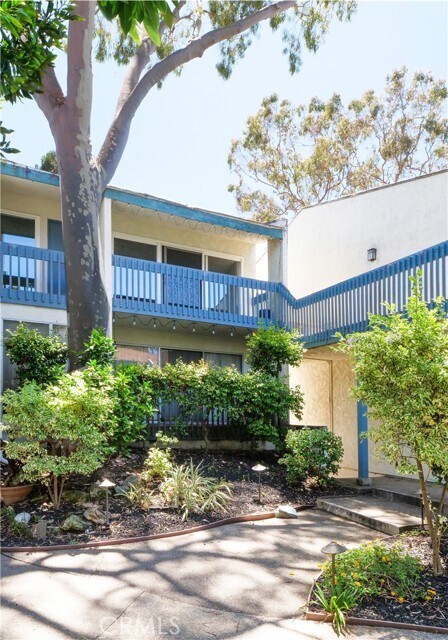 Building Photo - 822 Camino Real