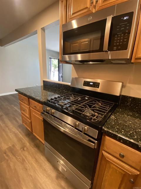 Building Photo - 2088 Montgomery Ave