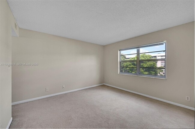 Building Photo - 1100 NW 87th Ave