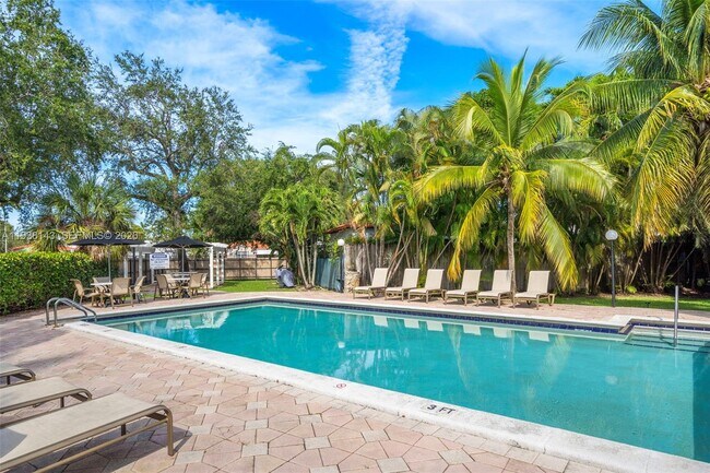 Building Photo - 2150 SW 16th Ave