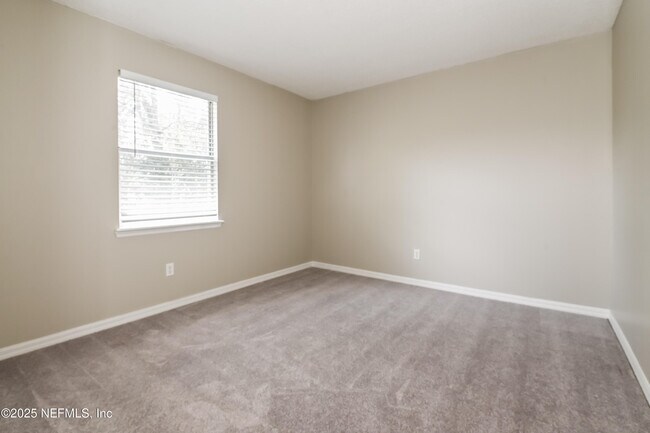 Building Photo - 6726 Newgate Cir E