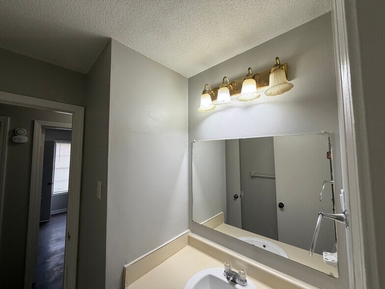 Building Photo - 4169 Double Tree St