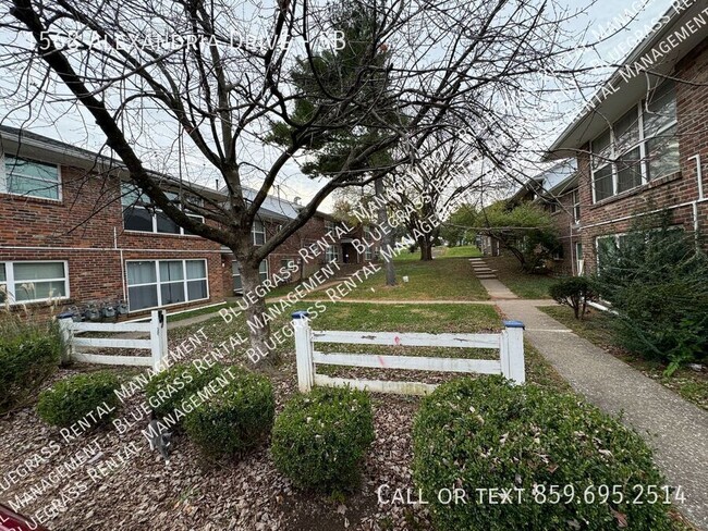 Building Photo - Cozy 2-bed 1-bath Apartment