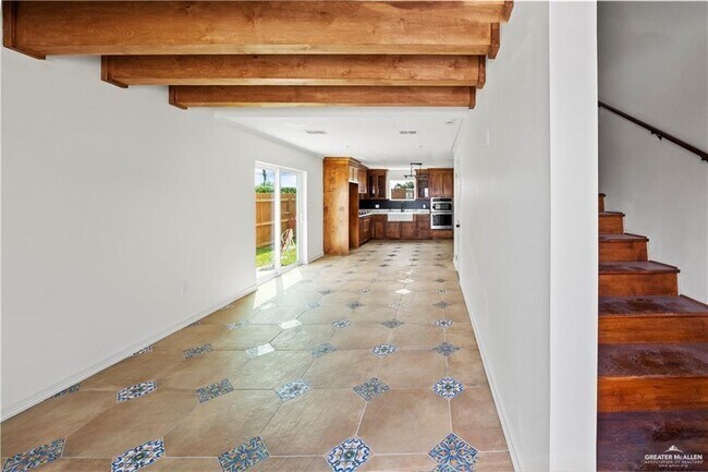 Building Photo - 1412 Karen Dr