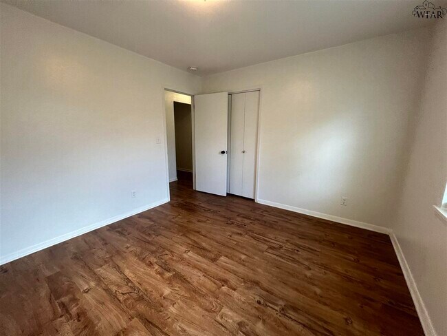 Building Photo - 3505 Regina Cir