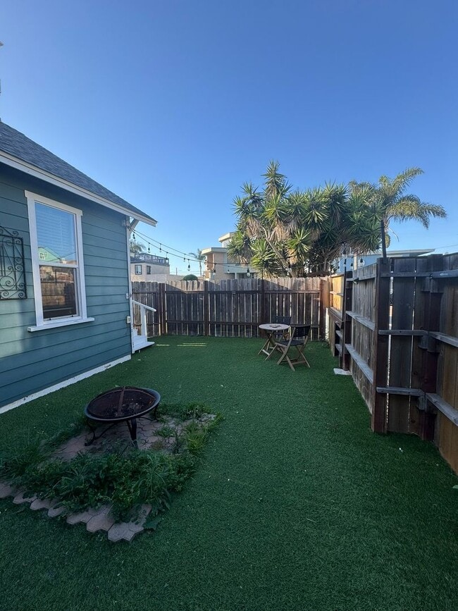 Building Photo - Remodeled | Private Side Yard