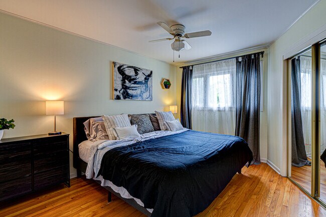 Building Photo - Cozy Home Sleeps 10 Lombard Chicago Suburb