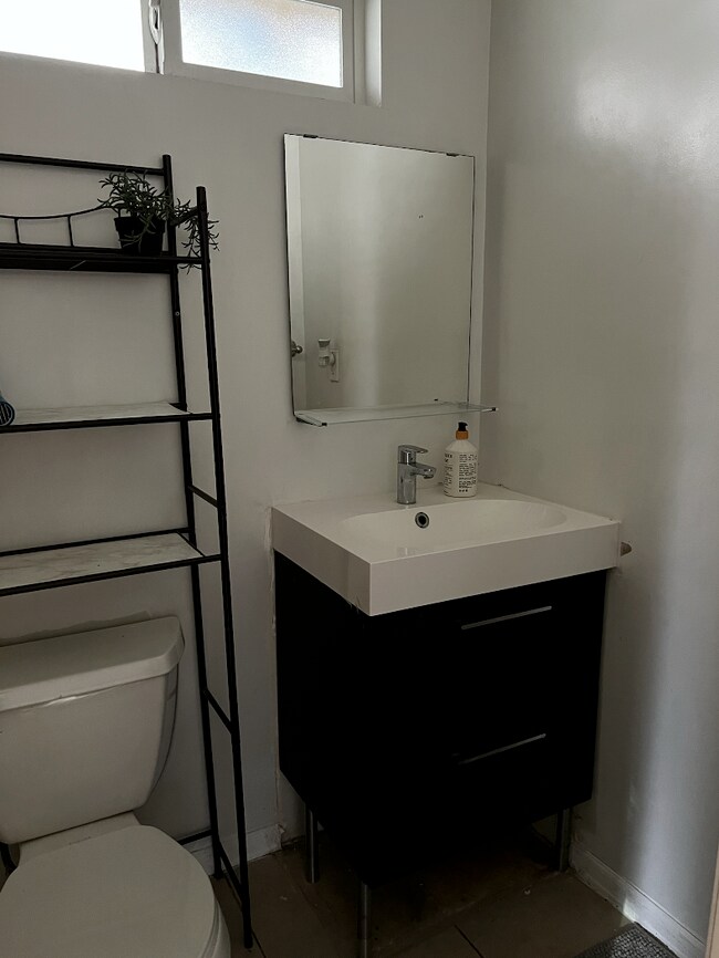 Building Photo - 115 N Parkwood Ave