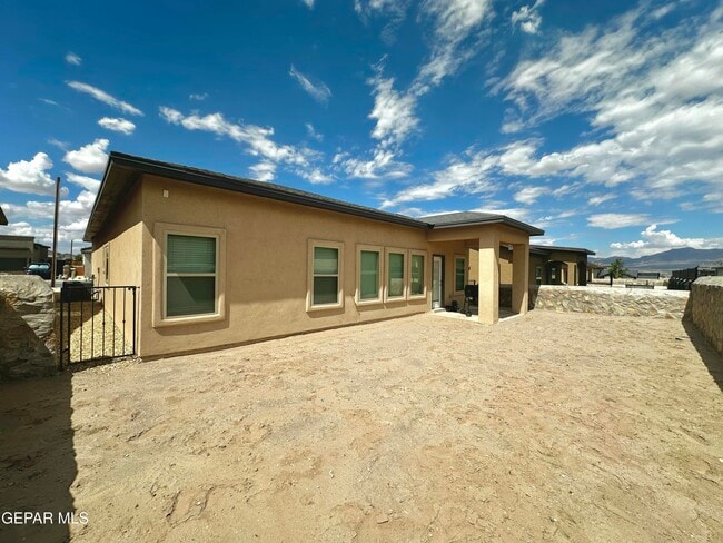 Building Photo - 132 Ruth Trl