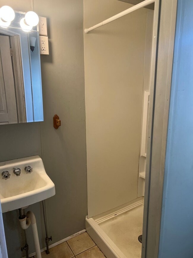 Building Photo - 218 E Liberty St