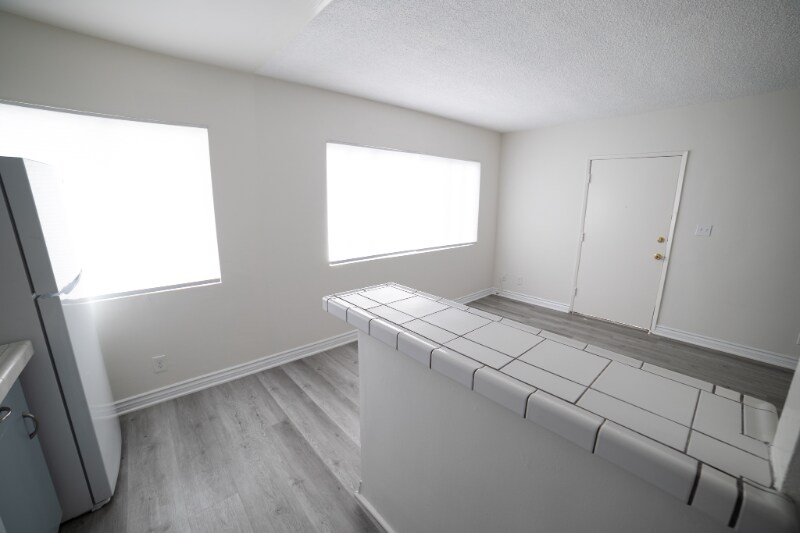 Building Photo - 1315 Ocean Park Blvd