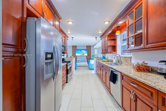 Building Photo - 312 N Luna Ct