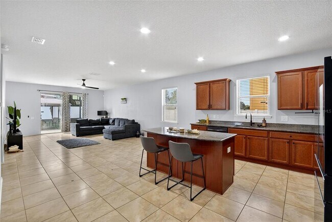 Building Photo - 653 Petal Mist Ln