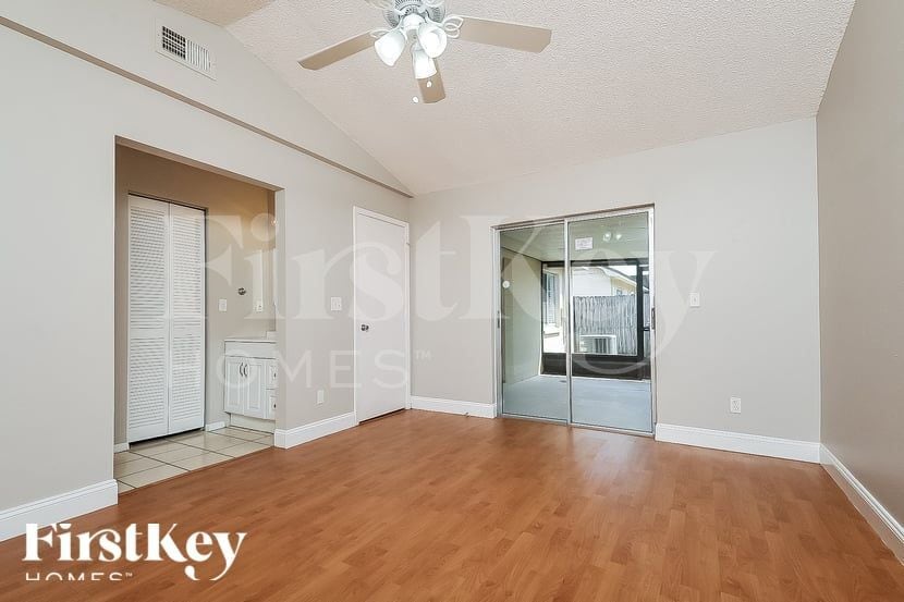 Building Photo - 1807 Greenwood Valley Dr