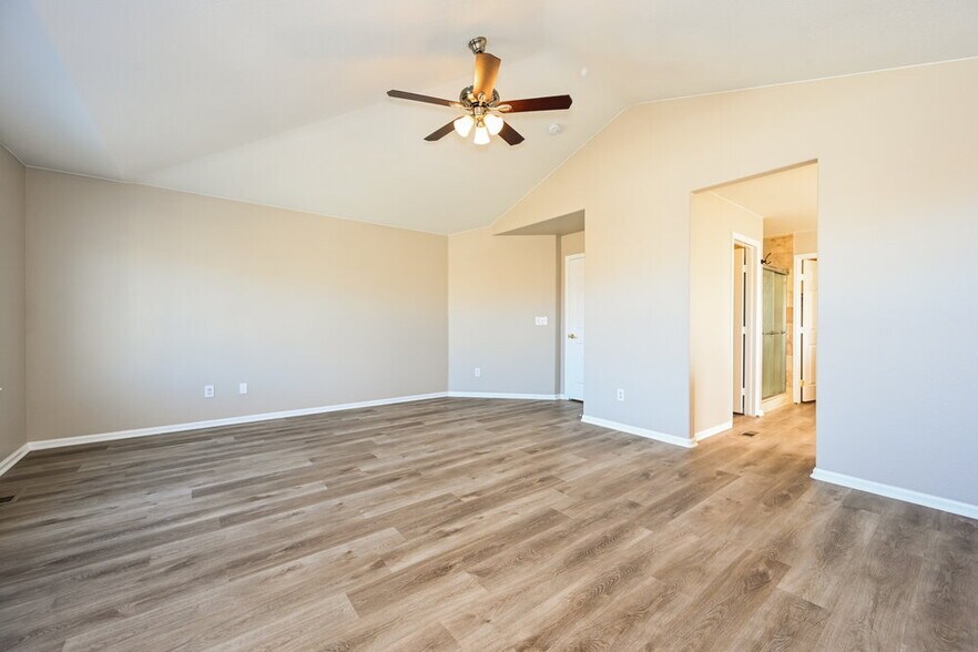 Building Photo - 17860 Domingo Dr