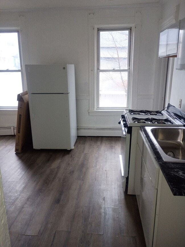 Building Photo - 501 Rowland St