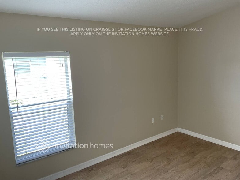 Building Photo - 2048 Gloria Cir