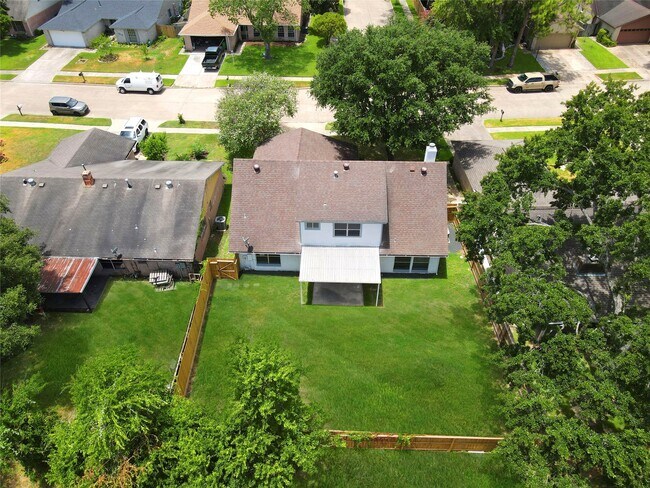 Building Photo - 7926 Windy Creek Dr