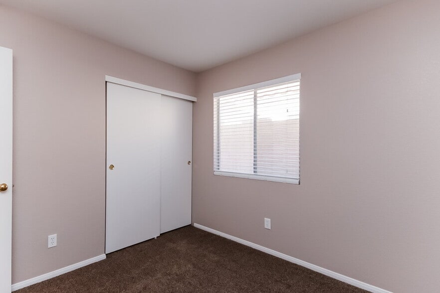 Building Photo - 115 Trout Creek Ct