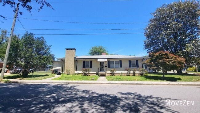 Building Photo - 412 Hamby St