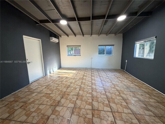 Building Photo - 3373 SW 29th Terrace