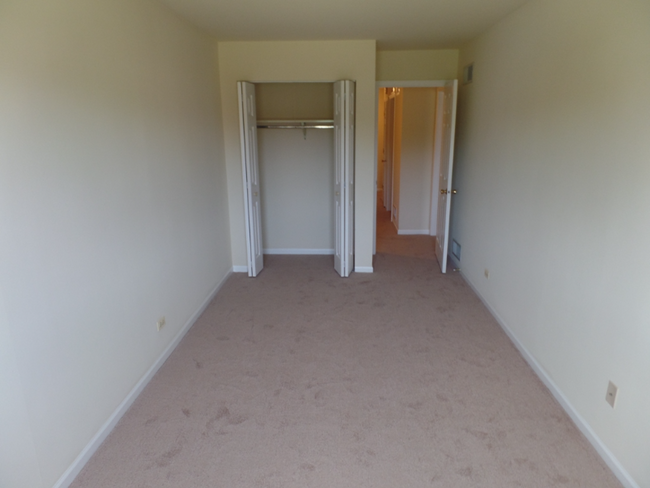 Building Photo - 315 Creekside Dr