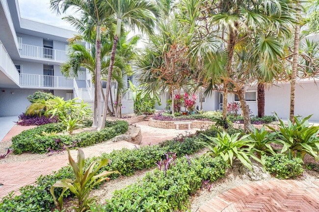 Building Photo - 201 E Ocean Dr