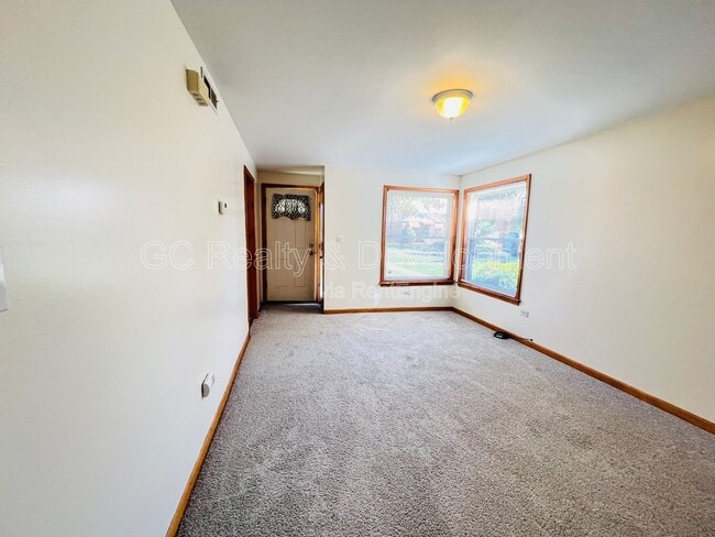 Building Photo - 12870 S Green St