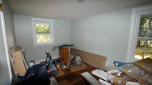 Building Photo - 31 Maple St